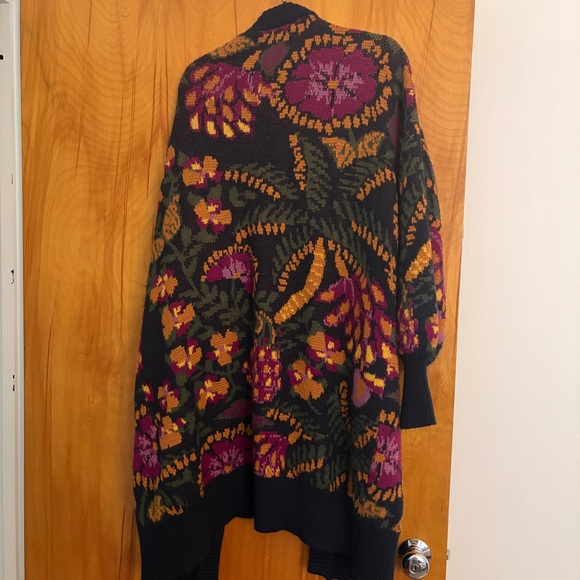 FARM Rio Multicolor Floral Cardigan - Picture 2 of 2